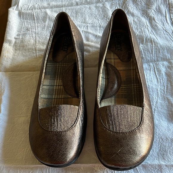 Born copper colored flats. Size 7 - Picture 2 of 10